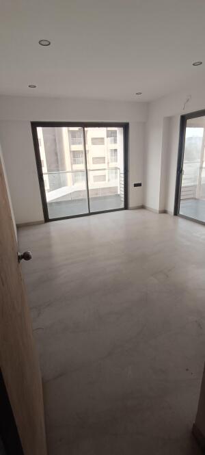 3 BHK Flat for sale in Rajhans Synfonia 3.8 (7) ・ Vesu - Photo 1