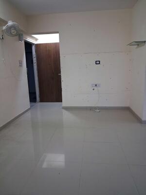 2 BHK Flat for sale in Green Tulip ・ Jahangirabad - Photo 1