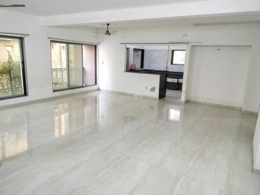 4 BHK Flat for sale in Gokul Platinum ・ Vesu - Photo 1