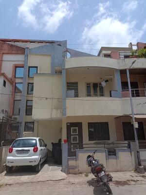 4 BHK Independent House/Villa for sale in Megh Milap Vatika ・ Jahangirpura 6.1 % (3Y) - Photo 1