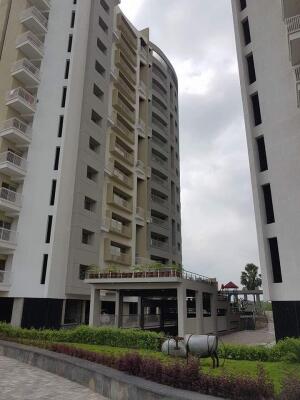 3 BHK Flat for sale in Yashasvi Siddhi Ellipse ・ Althan - Photo 1