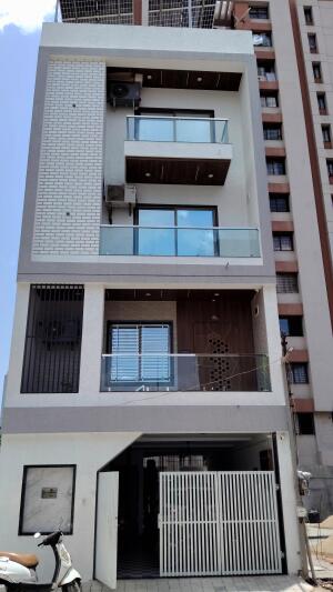 5 BHK Independent House/Villa for sale in Sangini Swaraj ・ Jahangirpura 6.1 % (3Y) - Photo 1