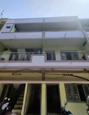 6 BHK Independent House/Villa for sale in Katargam 2.2 % (3Y) - Photo 1