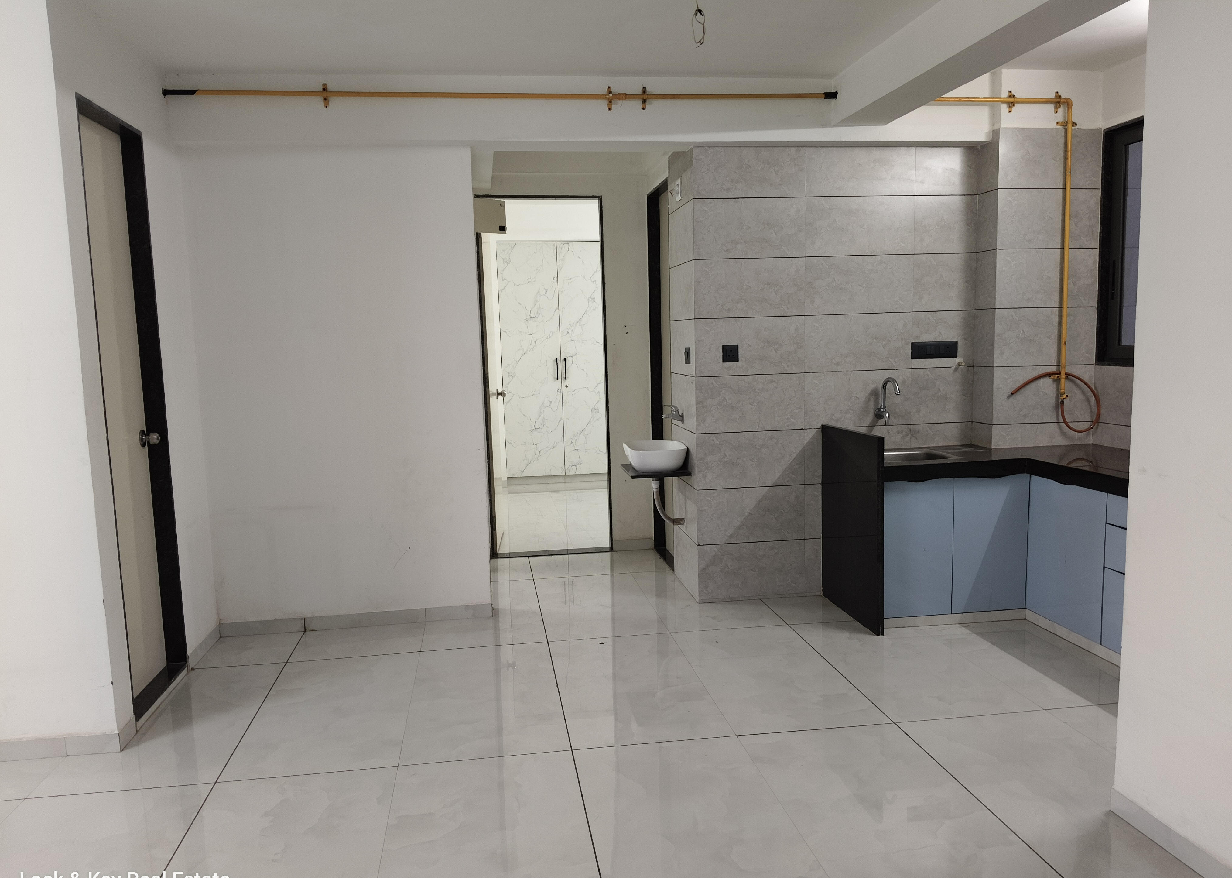2 BHK Flat for rent in Shiv Shubham Pearl ・ Palanpur - Photo 1